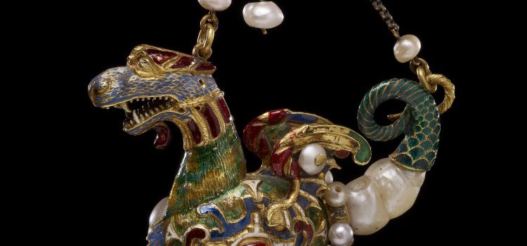 Renaissance : Pendentif à deux chaînes en forme de dragon